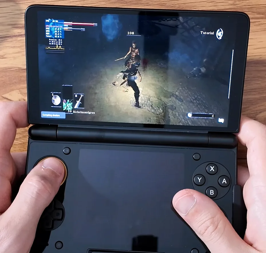 image-18 AYN Thor im Test: Dual-OLED-Clamshell mit Snapdragon 8 Gen 2 oder 865