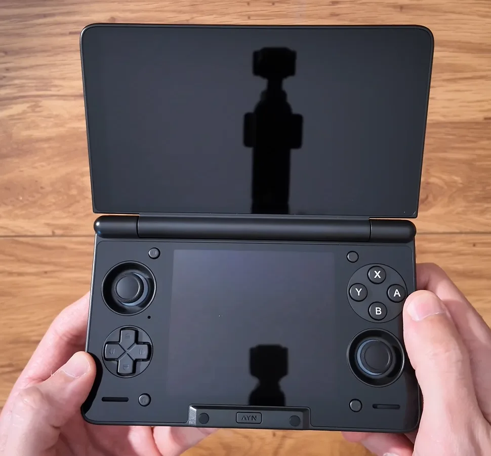 msedge_uaQYMEmOkM AYN Thor im Test: Dual-OLED-Clamshell mit Snapdragon 8 Gen 2 oder 865