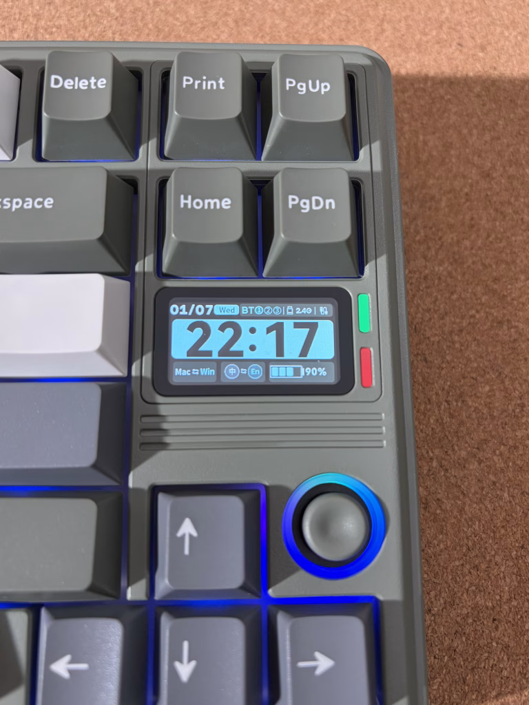 IMG_0837-768x1024 Review: Epomaker RT85 – Retro-Charme mit Joystick & Display (aber ohne ISO)