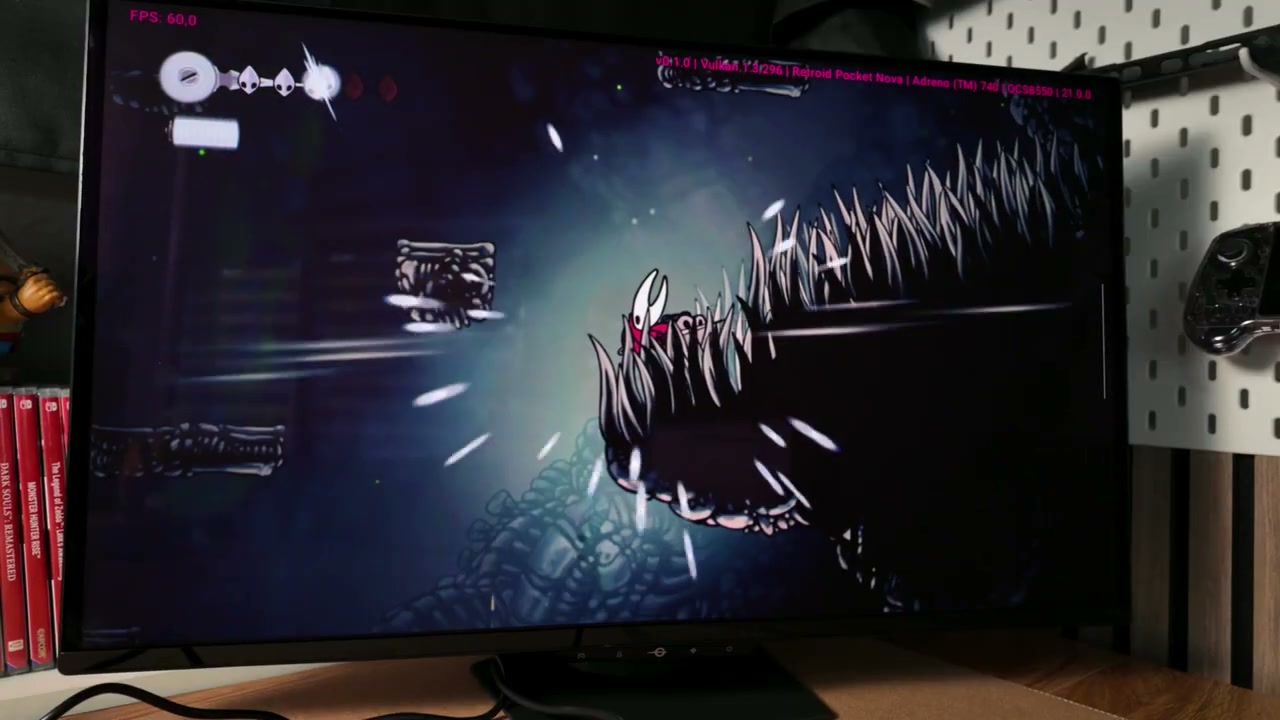 Titan Army G2785S am Schreibtisch