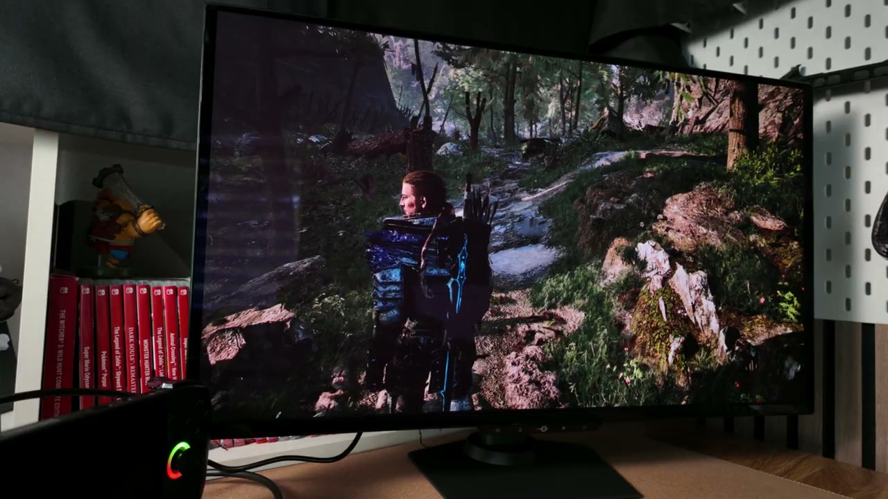 Titan Army G2785S QD-OLED-Monitor im Einsatz