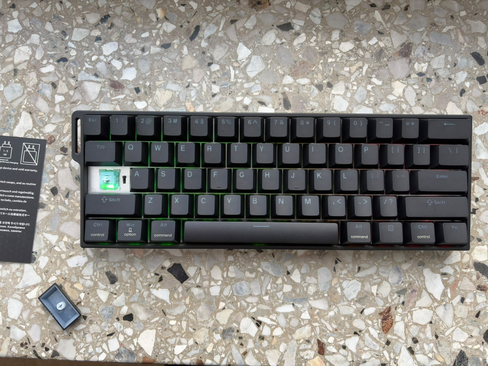 Epomaker HE60 mit eingeschalteter RGB-Beleuchtung