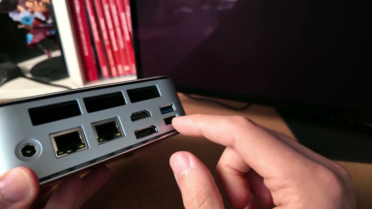 Anschlüsse auf der Rückseite des Glorlin GT103