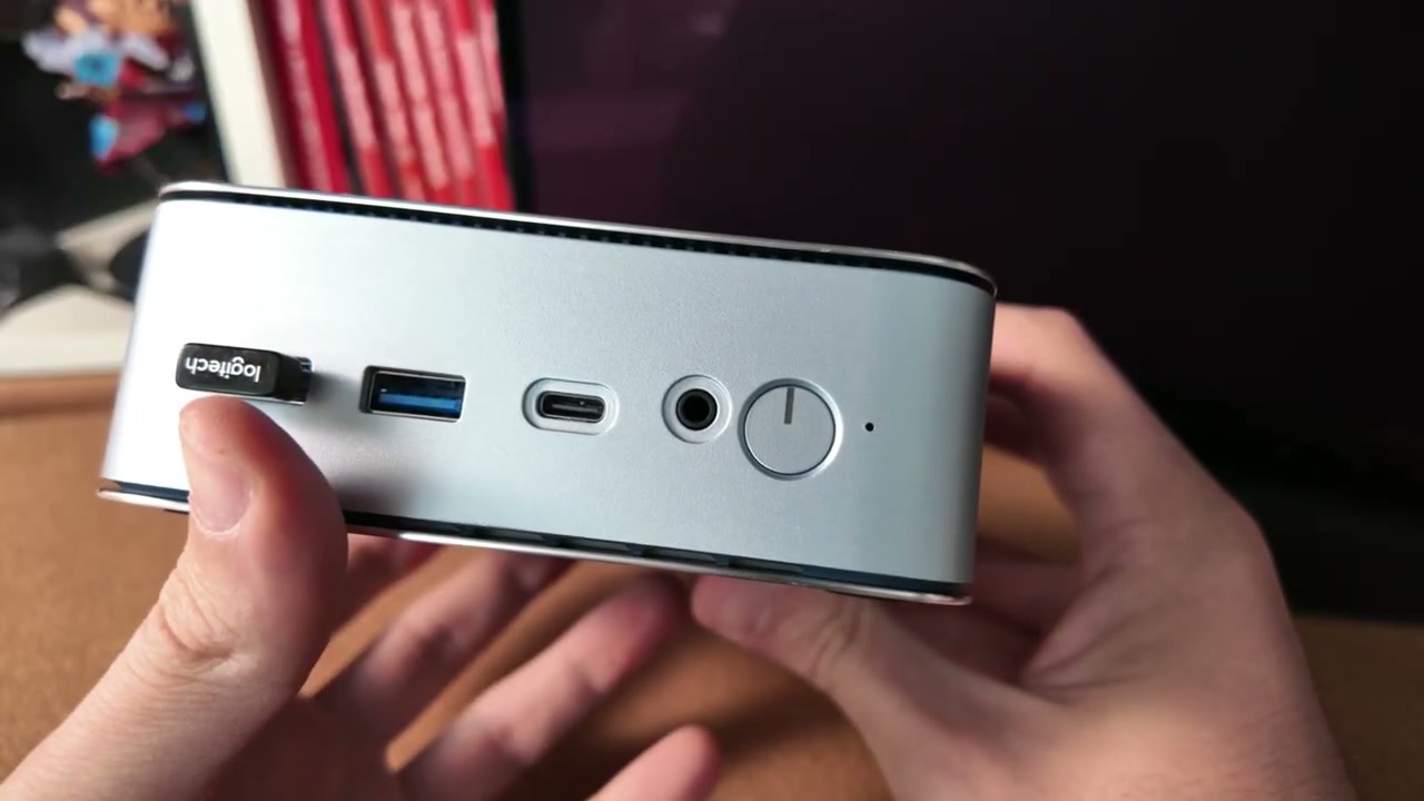 Anschlüsse auf der Vorderseite des Glorlin GT103