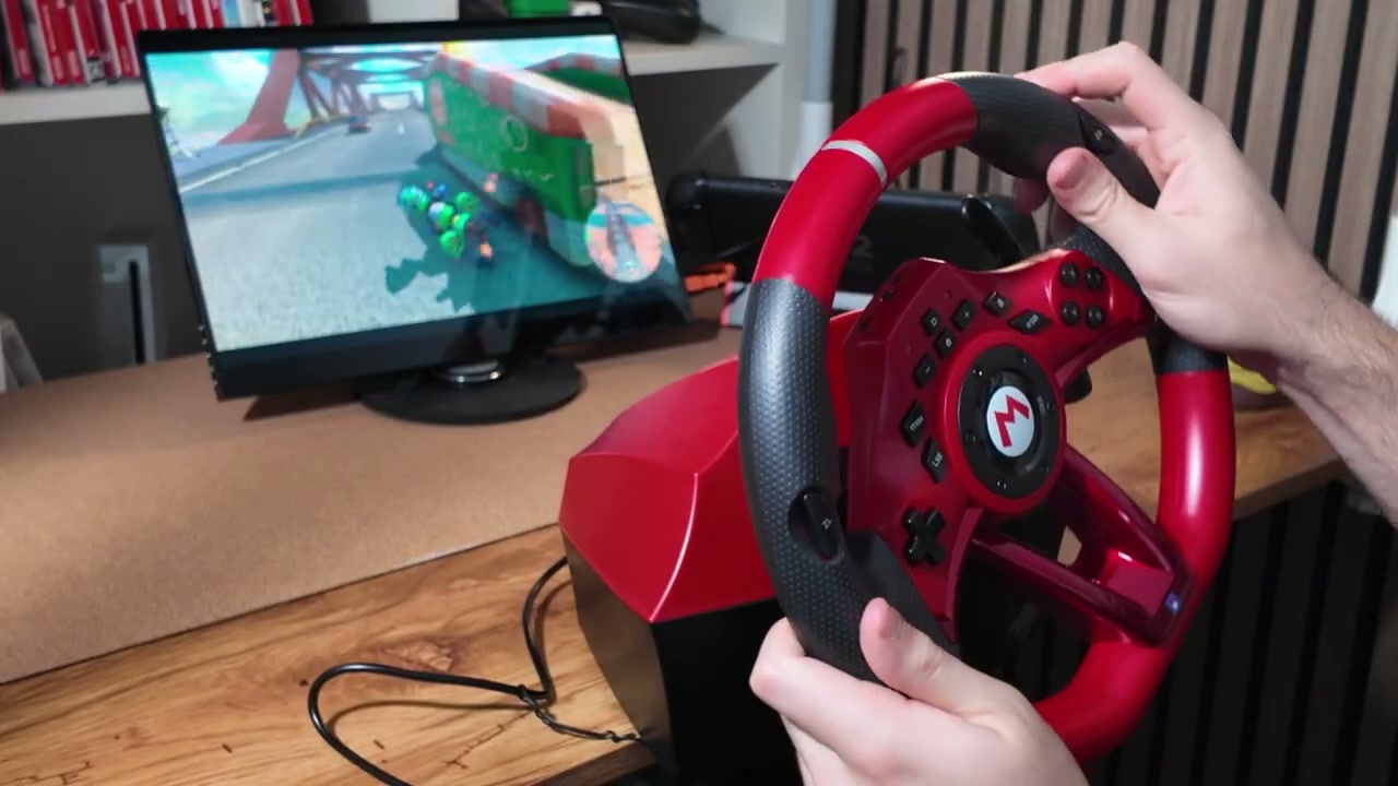 Kurvenfahrt in Mario Kart World mit dem HORI-Lenkrad